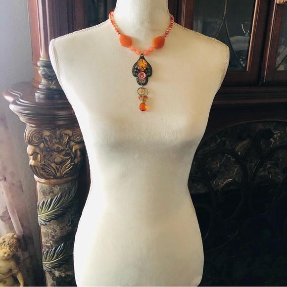 Handcrafted repurpose cabochon filigree pendant Czech glass Pearl necklace - Picture 6 of 9